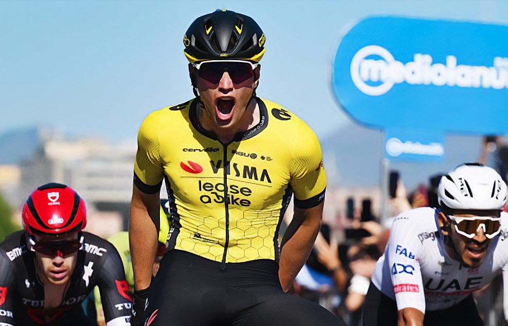 Olav Kooij wint in 9e etappe van Giro d Italia in Napels